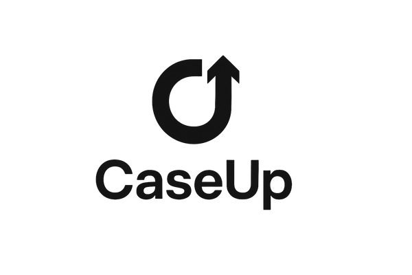 Minimalistisch logo voor een telefoonhoesjesmerk genaamd 'CaseUp', waarin de letters C en U worden gecombineerd tot één slim, abstract merkteken. De letter U moet een pijl naar boven in zijn vorm hebben geïntegreerd. Plat vectorontwerp. Gebruik een strikt kleurenpalet van zwart en wit. Op een schone witte achtergrond.